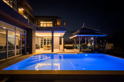 Chalet de 5 dormitorios en Phuket, Tailandia № 158306 - foto 15