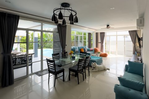 Chalet de 5 dormitorios en Phuket, Tailandia № 158306 - foto 7