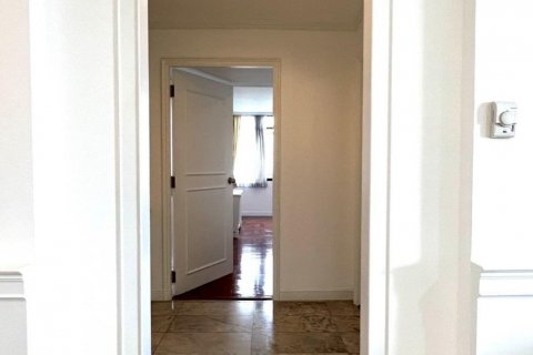 Condominio de 2 dormitorios en Watthana, Bangkok, Tailandia № 133990 - foto 8