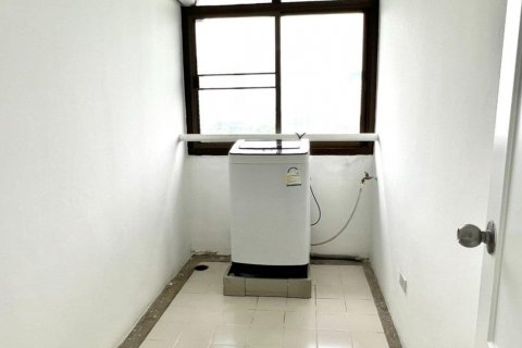 Condominio de 2 dormitorios en Watthana, Bangkok, Tailandia № 133990 - foto 9