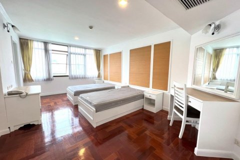 Condominio de 2 dormitorios en Watthana, Bangkok, Tailandia № 133990 - foto 16