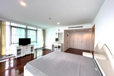 Condominio de 2 dormitorios en Watthana, Bangkok, Tailandia № 133990 - foto 18