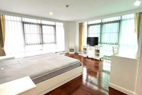 Condominio de 2 dormitorios en Watthana, Bangkok, Tailandia № 133990 - foto 15