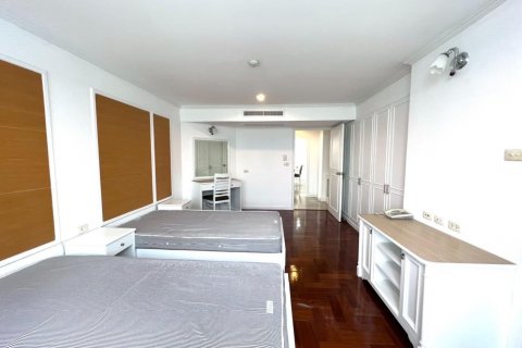 Condominio de 2 dormitorios en Watthana, Bangkok, Tailandia № 133990 - foto 19
