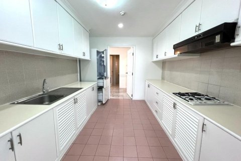 Condominio de 2 dormitorios en Watthana, Bangkok, Tailandia № 133990 - foto 6