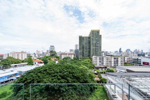 Condominio de 2 dormitorios en Watthana, Bangkok, Tailandia № 133991 - foto 19
