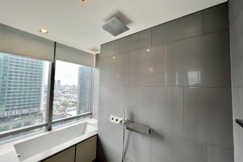 Condominio de 2 dormitorios en Bang Rak, Bangkok, Tailandia № 133994 - foto 23