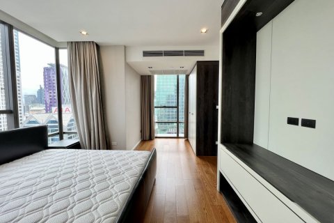 Condominio de 2 dormitorios en Bang Rak, Bangkok, Tailandia № 133994 - foto 18