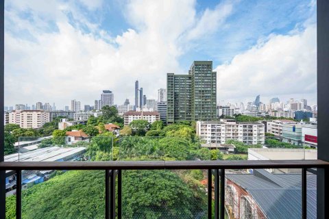 Condominio de 2 dormitorios en Watthana, Bangkok, Tailandia № 133992 - foto 10