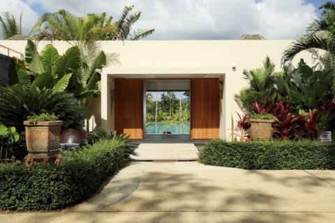 Chalet de 5 dormitorios en Layan Beach, Tailandia № 191221 - foto 1