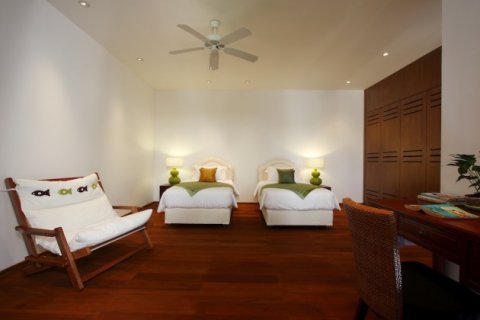Chalet de 5 dormitorios en Layan Beach, Tailandia № 191221 - foto 13