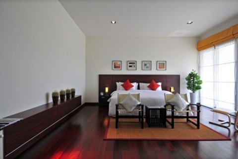 Chalet de 4 dormitorios en Kathu, Tailandia № 191222 - foto 14