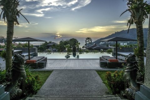 Villa in Patong, Thailand 8 bedrooms № 191220 - photo 16