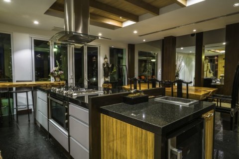 Villa in Patong, Thailand 8 bedrooms № 191220 - photo 8