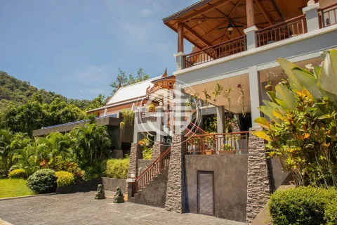 Chalet de 4 dormitorios en Rawai, Tailandia № 202119 - foto 2