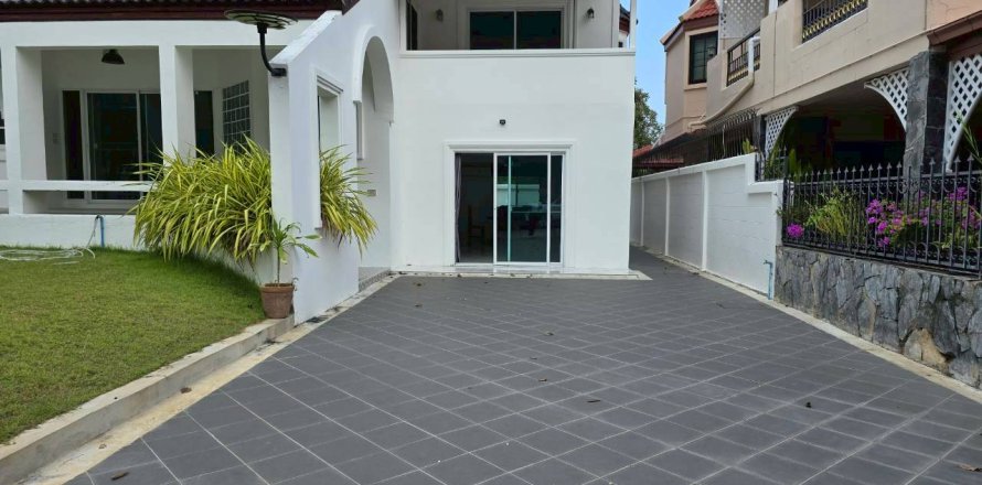 Casa de 3 dormitorios en Pattaya, Tailandia № 171334