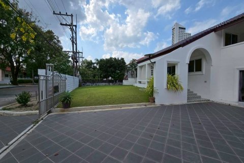 Casa de 3 dormitorios en Pattaya, Tailandia № 171334 - foto 5