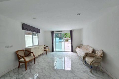 Casa de 3 dormitorios en Pattaya, Tailandia № 171334 - foto 9