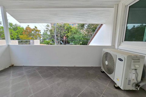 Casa de 3 dormitorios en Pattaya, Tailandia № 171334 - foto 30