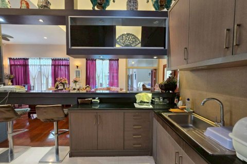 Casa de 2 dormitorios en Pattaya, Tailandia № 171335 - foto 19