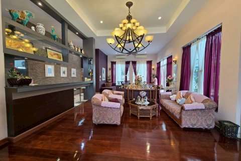 Casa de 2 dormitorios en Pattaya, Tailandia № 171335 - foto 8