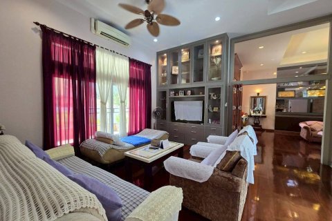 Casa de 2 dormitorios en Pattaya, Tailandia № 171335 - foto 15