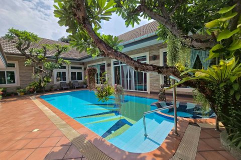 Casa de 2 dormitorios en Pattaya, Tailandia № 171335 - foto 5