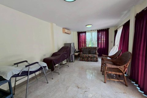 Casa de 2 dormitorios en Pattaya, Tailandia № 171335 - foto 14