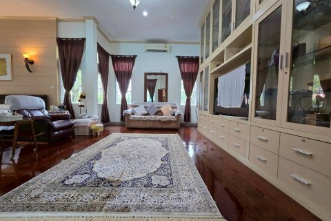 Casa de 2 dormitorios en Pattaya, Tailandia № 171335 - foto 9