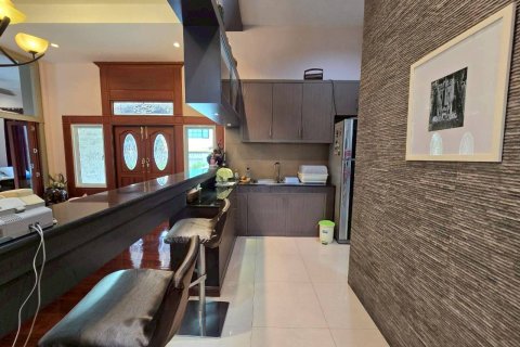 Casa de 2 dormitorios en Pattaya, Tailandia № 171335 - foto 17