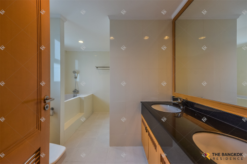 Apartamento de 3 dormitorios en Bangkok, Tailandia № 194632 - foto 2