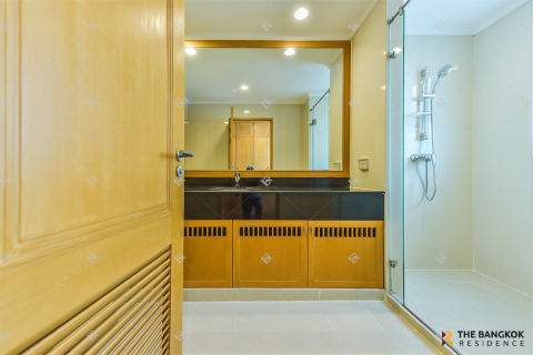 Apartamento de 3 dormitorios en Bangkok, Tailandia № 194632 - foto 9