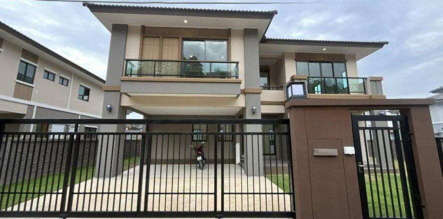 Casa de 3 dormitorios en Kathu, Tailandia № 117063