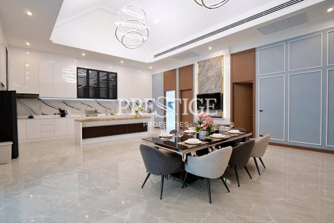 House in Pattaya, Thailand 4 bedrooms № 197651 - photo 6