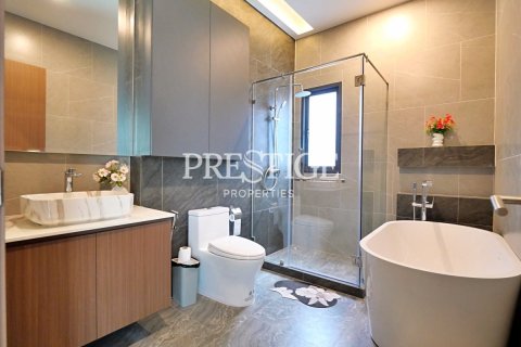 House in Pattaya, Thailand 4 bedrooms № 197651 - photo 15