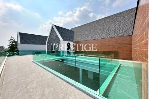 House in Pattaya, Thailand 4 bedrooms № 197651 - photo 29