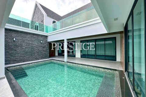 Casa de 4 dormitorios en Pattaya, Tailandia № 197651