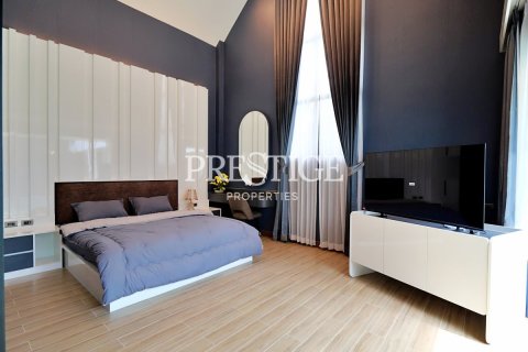 House in Pattaya, Thailand 4 bedrooms № 197651 - photo 13
