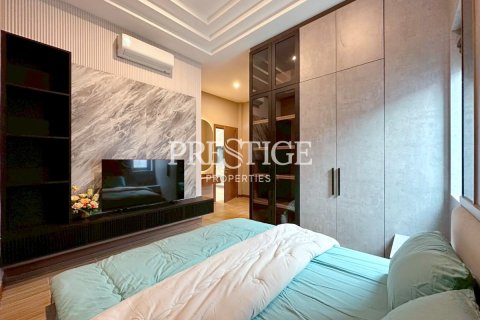 House in Pattaya, Thailand 4 bedrooms № 197651 - photo 24