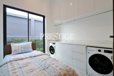 House in Pattaya, Thailand 4 bedrooms № 197651 - photo 27