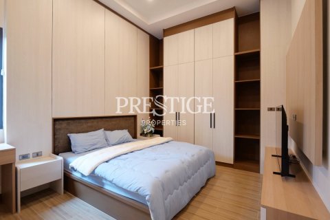 House in Pattaya, Thailand 4 bedrooms № 197651 - photo 17