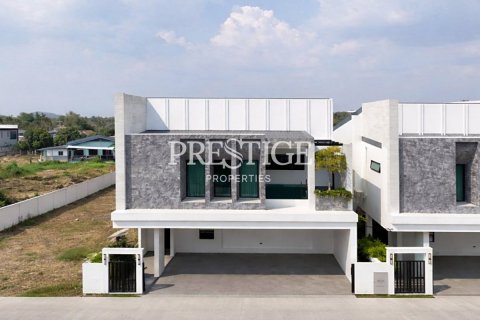 Haus in Pattaya, Thailand 4 Schlafzimmer № 197649