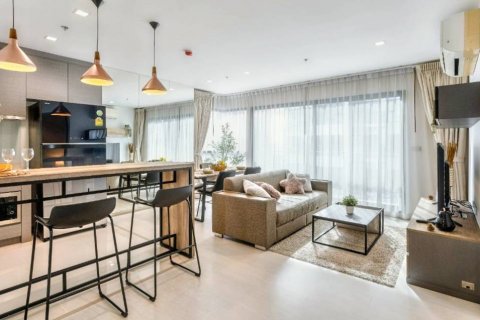 Condominio de 2 dormitorios en Khlong Toei, Bangkok, Tailandia № 115114 - foto 2