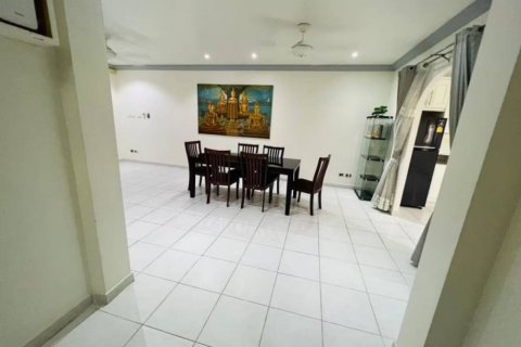 Casa de 4 dormitorios en Pattaya, Tailandia № 115117 - foto 4