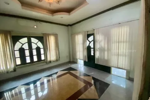 Haus in Pattaya, Thailand 9 Schlafzimmer № 140789 - Foto 11