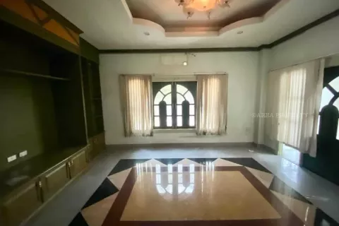 Haus in Pattaya, Thailand 9 Schlafzimmer № 140789 - Foto 13