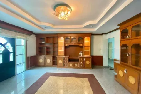 Haus in Pattaya, Thailand 9 Schlafzimmer № 140789 - Foto 14