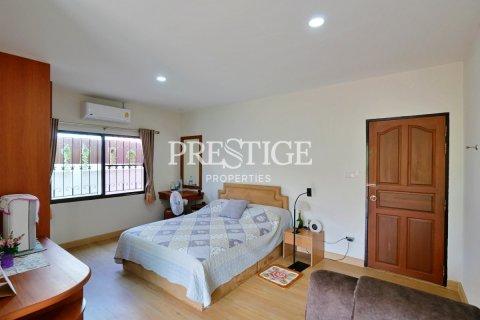 House in Pattaya, Thailand 3 bedrooms № 198519 - photo 14