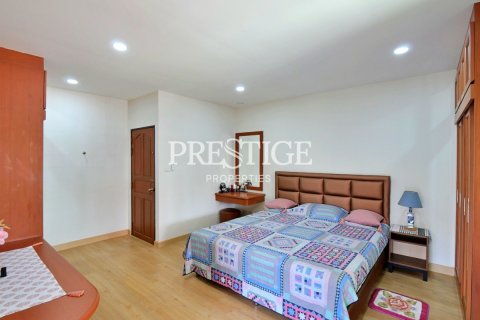 House in Pattaya, Thailand 3 bedrooms № 198519 - photo 9