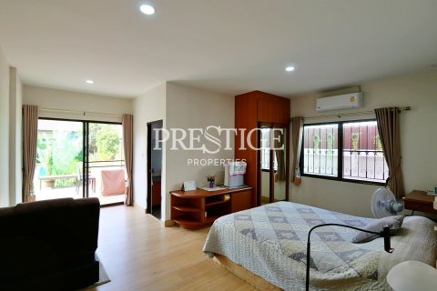 House in Pattaya, Thailand 3 bedrooms № 198519 - photo 15